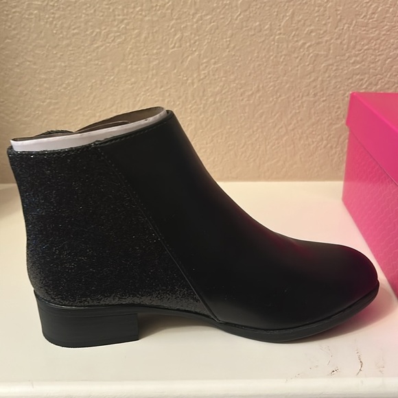 Girls brand new black ankle boots size 2. Brand new in the box from Kohls. - Picture 5 of 9